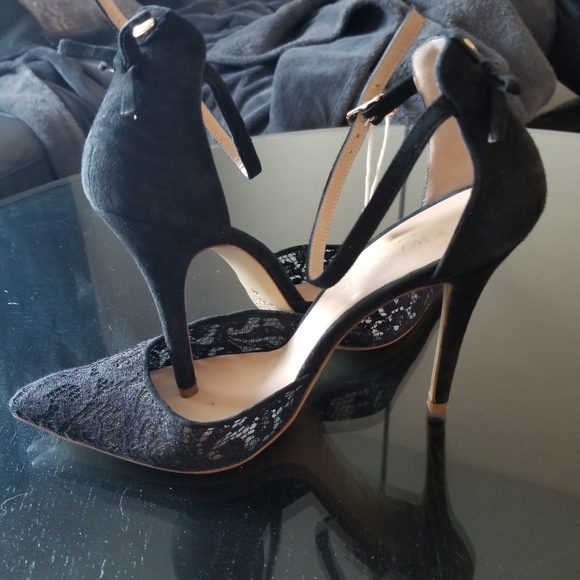 Shoes - Picture 3 of 6